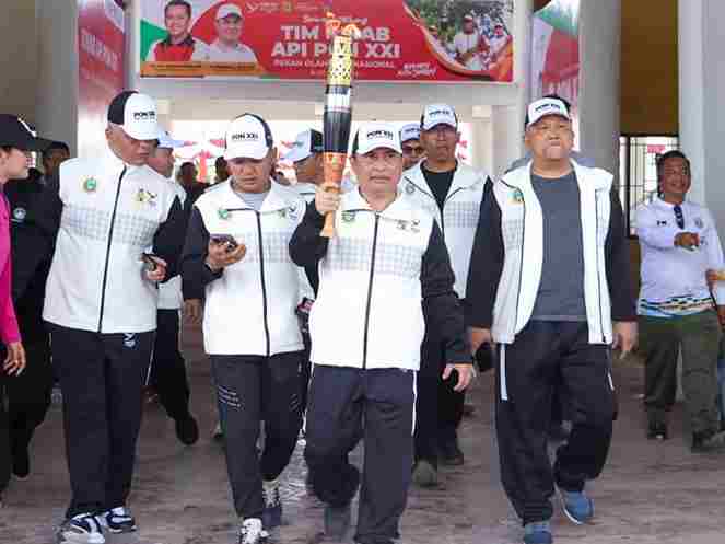 Kirab Api Tiba di Dairi, Kita Bangga Menjadi Bagian PON XXI