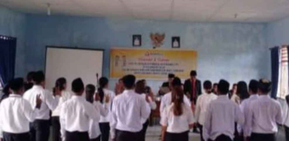 Kordinator Divisi Hukum, Pencegahan, Partisipasi Masyarakat dan Humas Bawaslu Pakpak Bharat Lantik 105 petugas PTPS