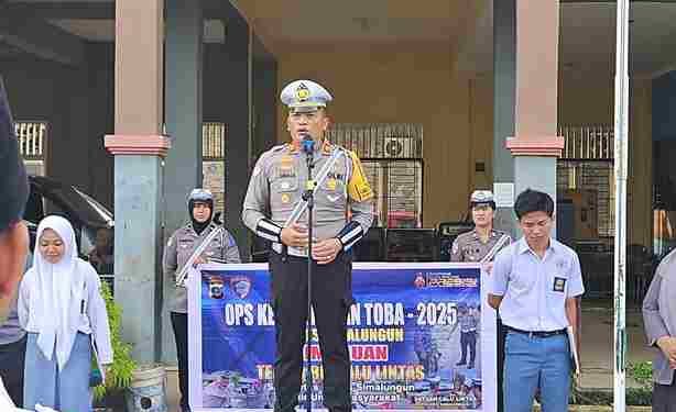Sat Lantas Polres Simalungun Gelar Sosialisasi Keselamatan Berkendara di SMK Satria Budi Perdagangan