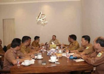 Bupati Pakpak Bharat Rapat Terbatas dengan Jajaran Dinas Pendidikan