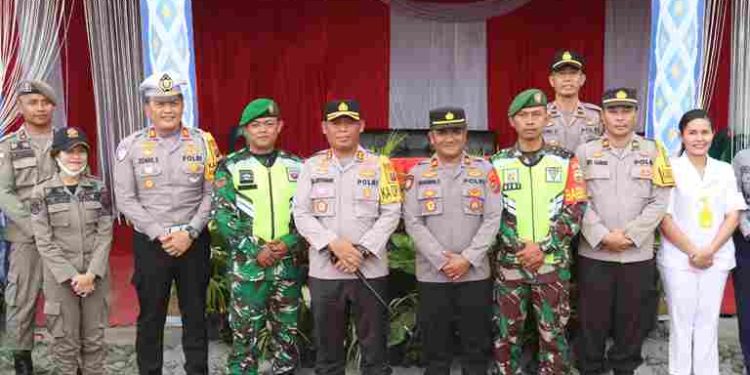 Kapolres Simalungun Pastikan Kesiapsiagaan Pos Pelayanan Pintu Tol Sinaksak pada Operasi Ketupat Toba 2025
