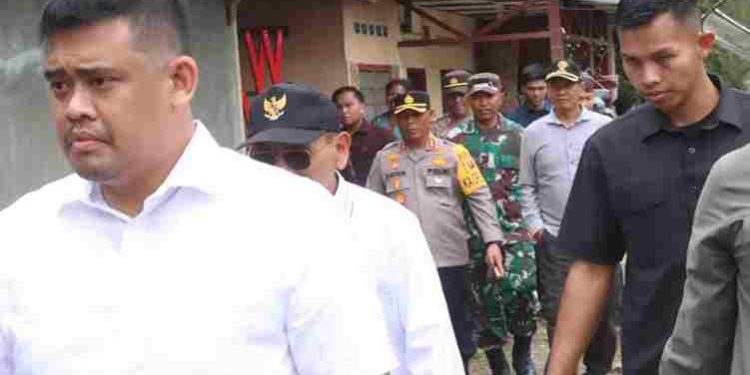 Kapolres Simalungun Dampingi Gubsu Tinjau Lokasi Banjir Bandang dan Longsor di Parapat