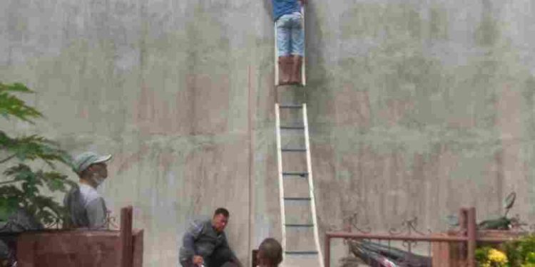 Pembangunan Tembok di Gang Setia Setinggi 4,14 Meter Diduga Tanpa PBG dan Langgar Perda, Kejari Diminta Periksa Pihak Yayasan Maetreyawira dan Kadis PUTR Asahan