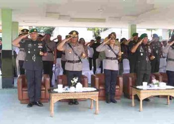 Kapolres Simalungun Hadiri Upacara Sertijab Komandan Yonif 122/Tombak Sakti, Wujud Sinergitas TNI-Polri