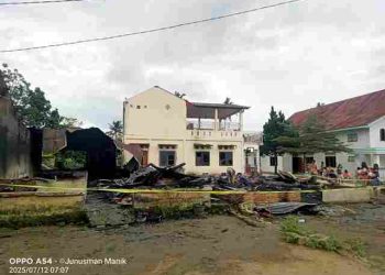 Si Jago Merah Menghanguskan Harapan: Polsek Balata Bergerak Cepat Selamatkan Korban Kebakaran