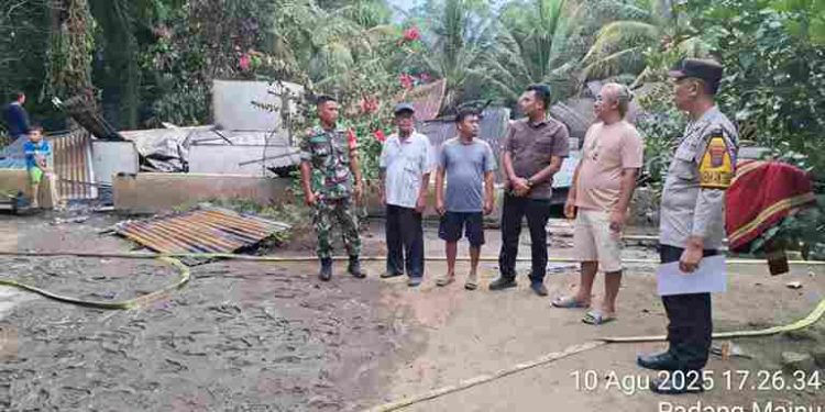 Rumah Kontrakan Terbakar Kerugian Capai Rp 132 Juta, Polsek Serbelawan Respon Cepat Tangani Si Jago Merah