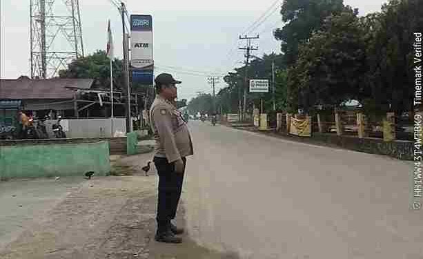 Polsek Bosar Maligas Wujudkan Pelayanan Humanis Melalui Pengaturan Lalu Lintas di Pagi Hari