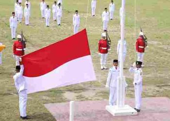 Bupati Dairi Vickner Sinaga Pimpin Upacara HUT ke – 80, Paskibraka Jalankan Tugas dengan Sempurna