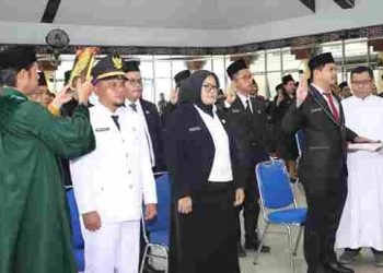 Lantik Pejabat, Bupati Dairi : Jaga Kekompakan, Mari Tulus Mengabdi Kepada Masyarakat