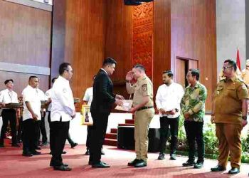 Bupati Pakpak Bharat Terima Apresiasi Salah Satu Kabupaten UHC Prioritas Sumatera Utara