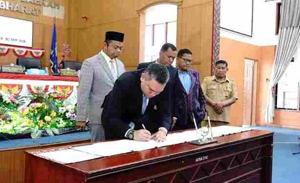 Bupati dan DPRD Tandatangani Dokumen KUA dan PPAS Rancangan APBD Pakpak Bharat Tahun 2026