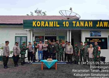 Polsek Tanah Jawa Beri Kejutan Ulang Tahun ke Koramil, Perkuat Sinergitas TNI-Polri di HUT TNI ke-80
