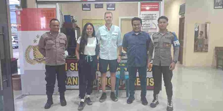 Polsek Parapat Selesaikan Perselisihan Warga dan Turis Asing Lewat Problem Solving, Keamanan Wisata Tetap Terjaga