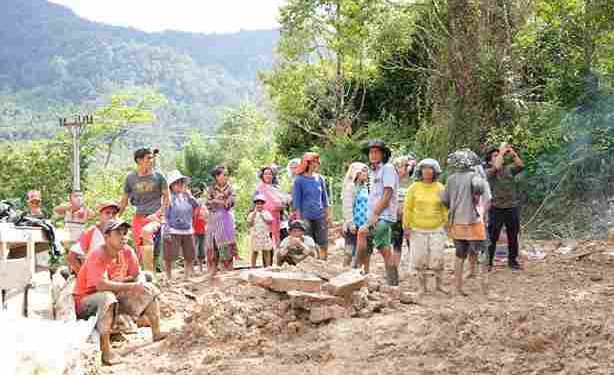 Bupati Pakpak Bharat Tinjau Kondisi Longsor di Desa Semerpara