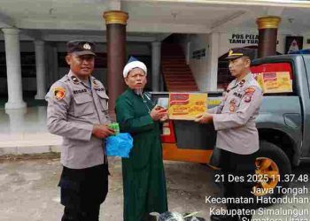 Polsek Tanah Jawa Peduli Korban Bencana, Salurkan Bantuan Lewat Tuan Guru Batak