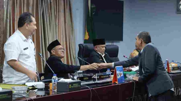 DPRD Dairi Sahkan Ranperda Pertanggungjawaban APBD Tahun Anggaran 2025 Menjadi Perda Kabupaten Dairi